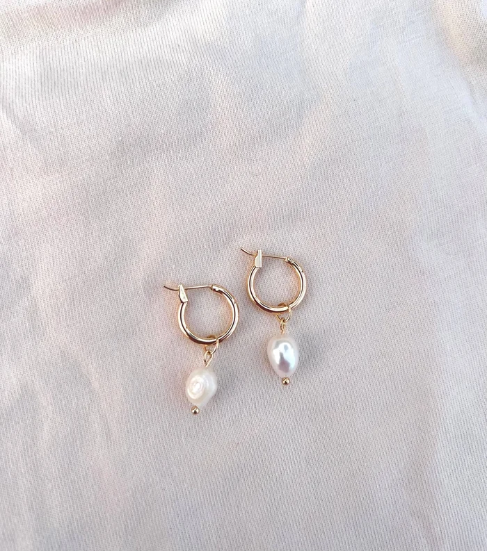 18k gold hoops with fresh water pearls: Yellow Gold