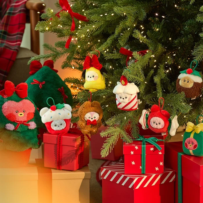 BT21 – Mini Minini Petit Holiday Ornament Doll Keyring