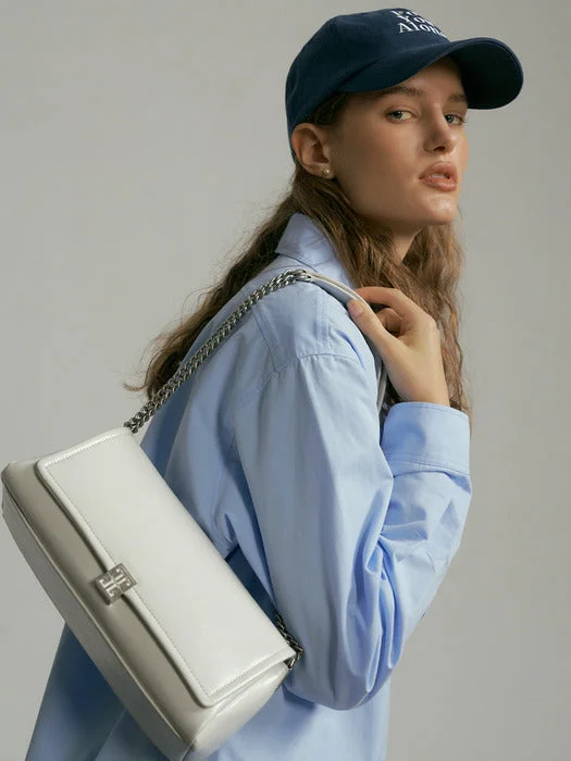 FOLNUA CLASSIC LOGO CHAIN BAG