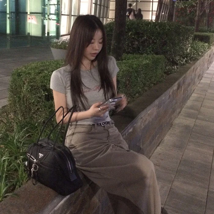 HYPNOTIC Purning Lettering T-Shirt