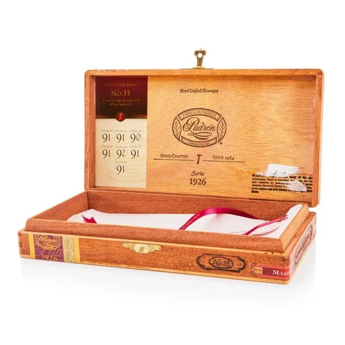 Wood ‘Padron’ 1926 Serie Cigar Box (A+D)
